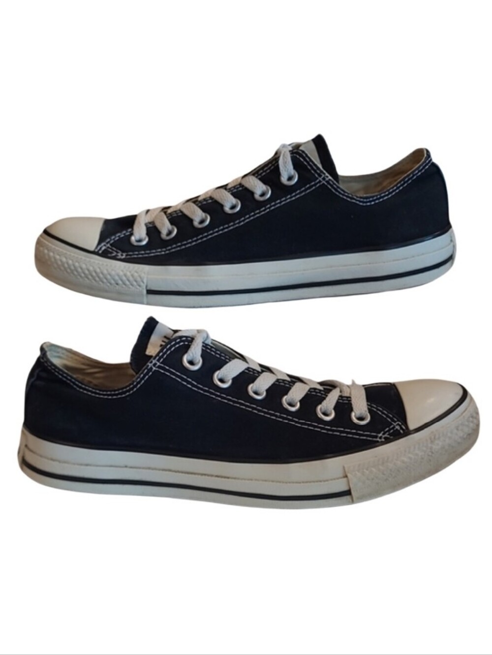 Converse Chuck Taylor All-Star Classic Low Top Lace Up Black Trim Canvas Sneaker